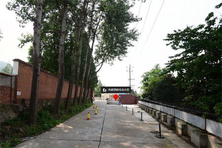 文汇嘉园精装修，两室的中层，上鑫昌路小学。四十一中南校